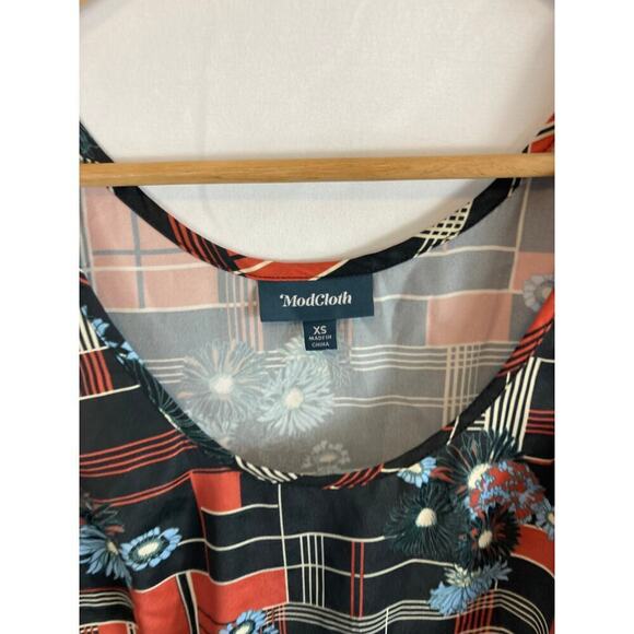 Modcloth At First Sight Sleeveless Blouse size xs - Picture 5 of 9